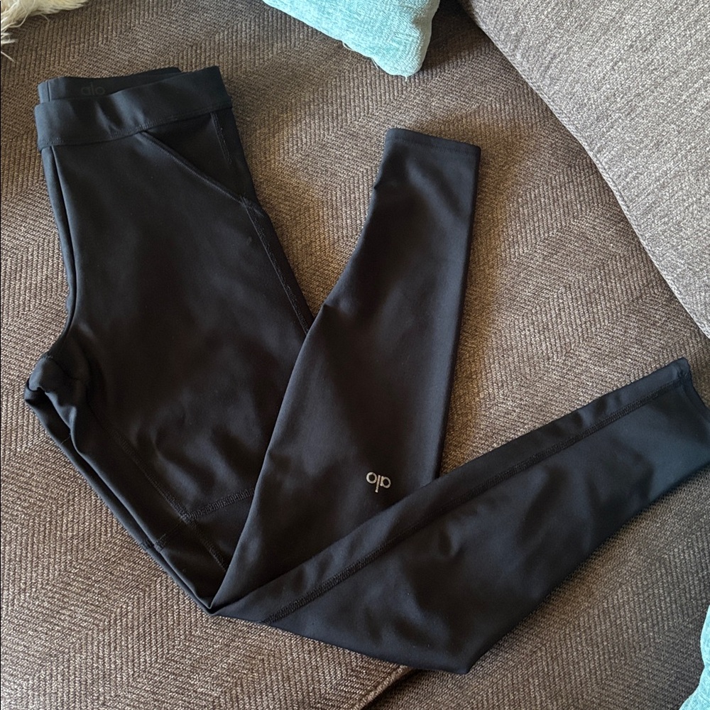 ALO Yoga Women's the collection cargo  Leggings sz small black
